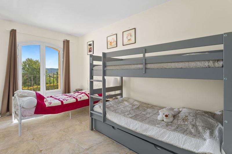 Maison - 294 m² - 5 pièces