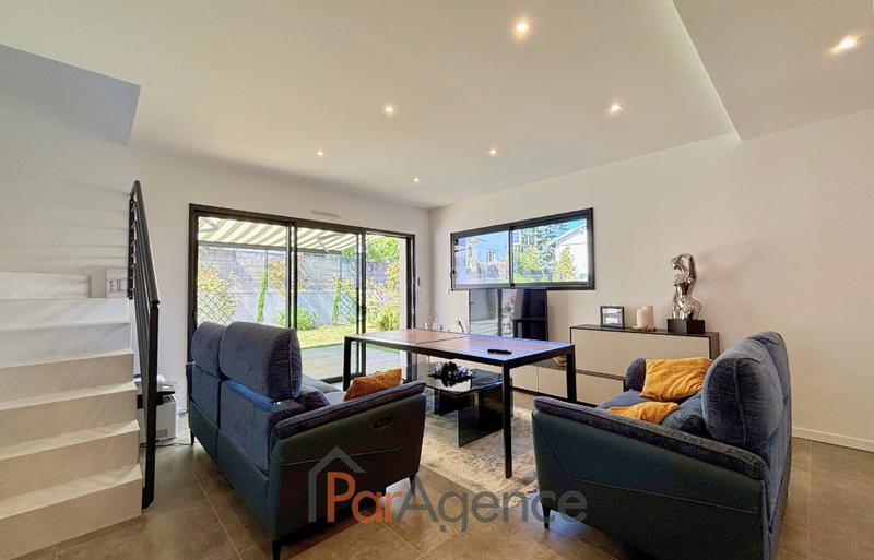 Maison - 104 m² - 4 pièces