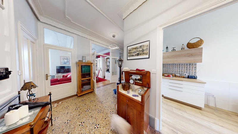 Appartement - 99 m² - 4 pièces