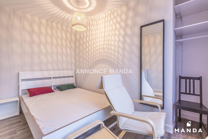 Chambre - 9 m² - 5 pièces