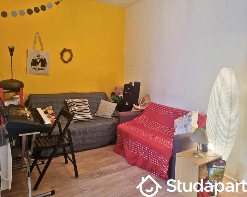 Chambre - 70 m² - 1 pièce