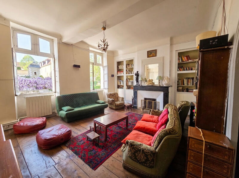 Maison - 484 m² - 18 pièces