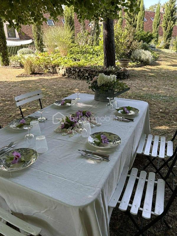 Maison - 300 m² - 15 pièces