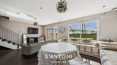 Maison - 111 m² - 5 pièces