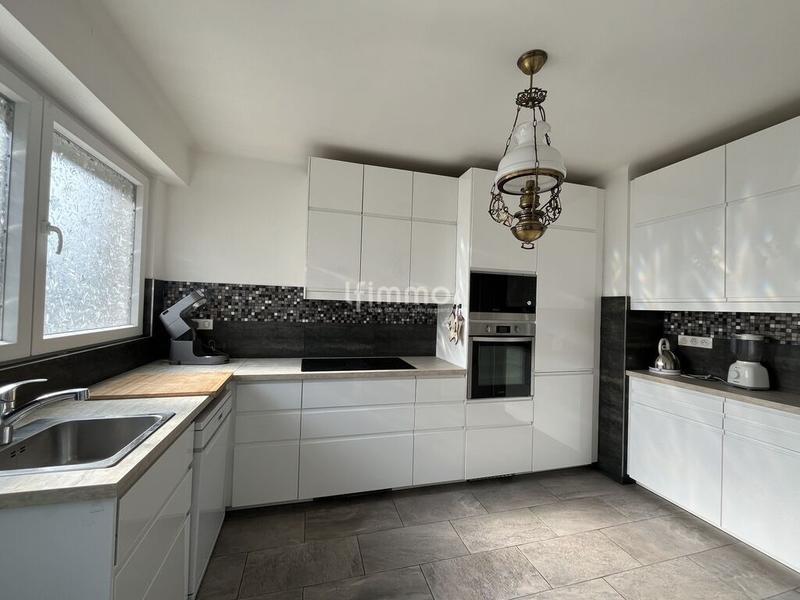 Maison - 252 m² - 10 pièces