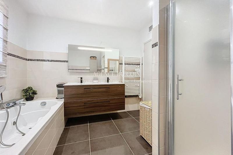 Villa - 200 m² - 8 pièces