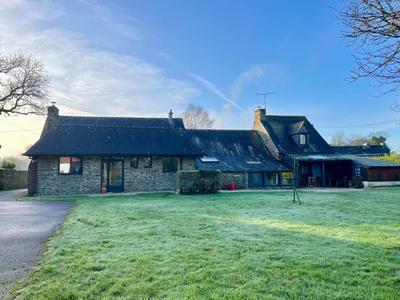 Maison - 187 m² - 8 pièces