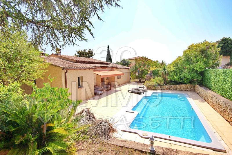 Villa - 1 365 m² - 5 pièces