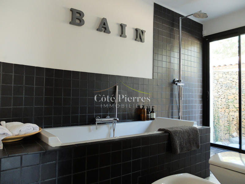 Villa - 250 m² - 5 pièces