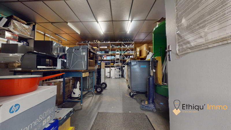 Local commercial - 839 m² - 6 pièces