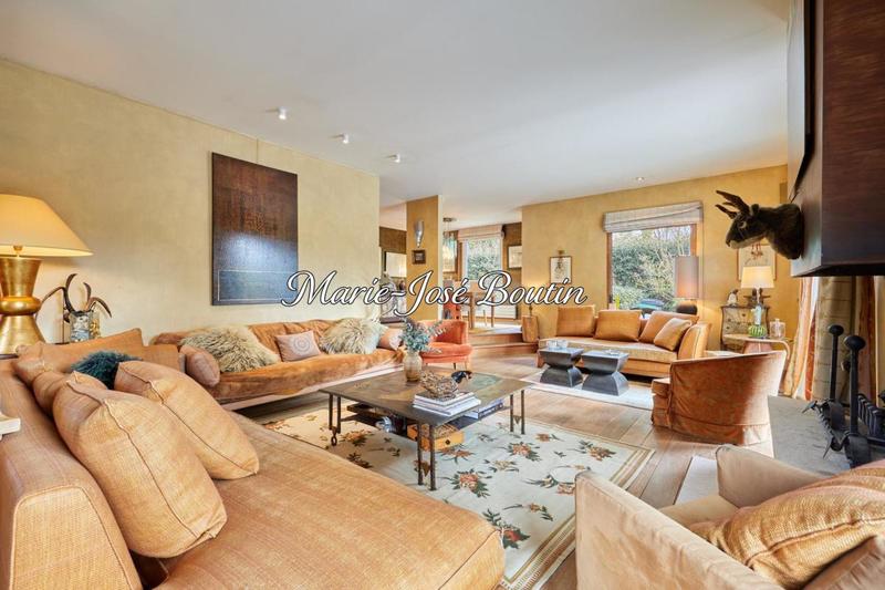 Maison - 300 m² - 6 pièces