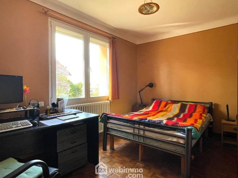 Maison - 181 m² - 9 pièces