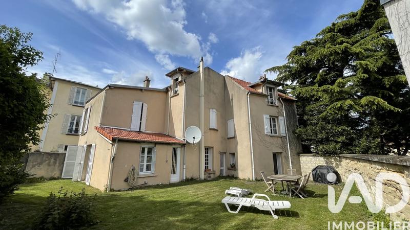 Maison - 228 m² - 12 pièces