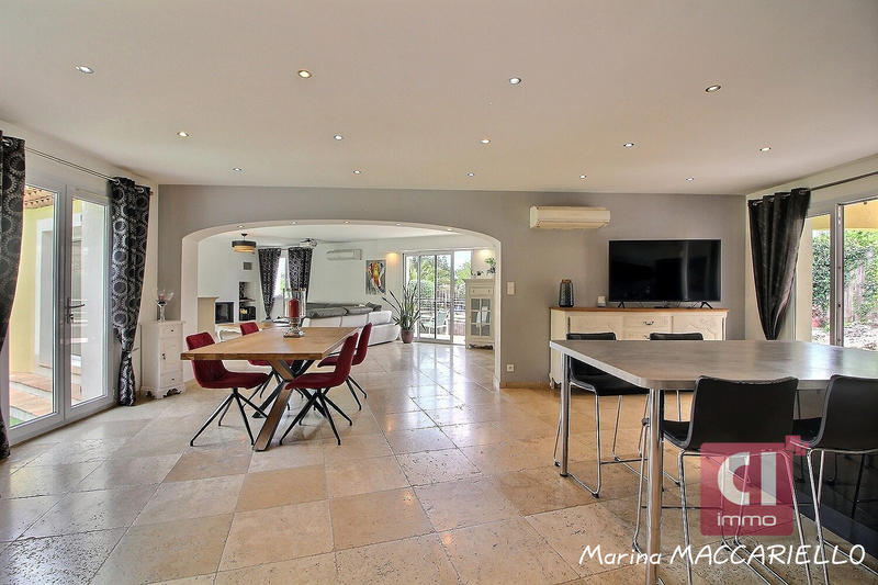 Maison - 175 m² - 6 pièces
