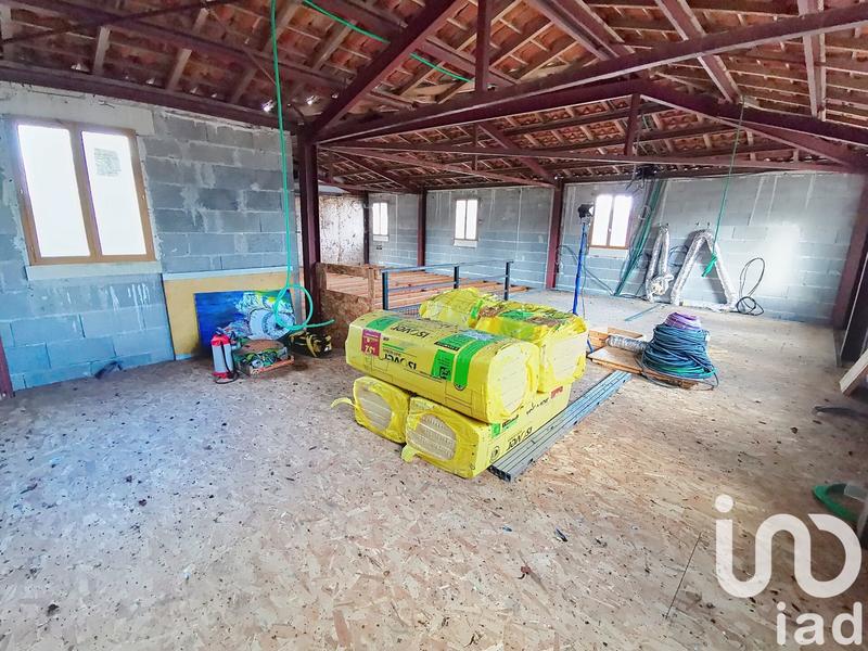 Maison - 220 m² - 2 pièces