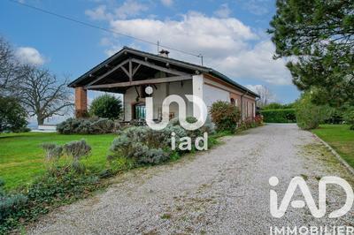 Maison - 260 m² - 9 pièces