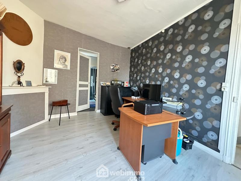 Maison - 181 m² - 9 pièces