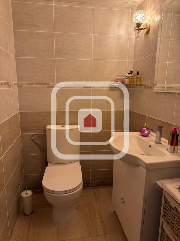 Maison - 218 m² - 10 pièces