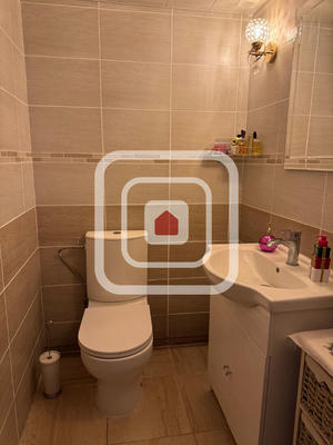 Maison - 218 m² - 10 pièces