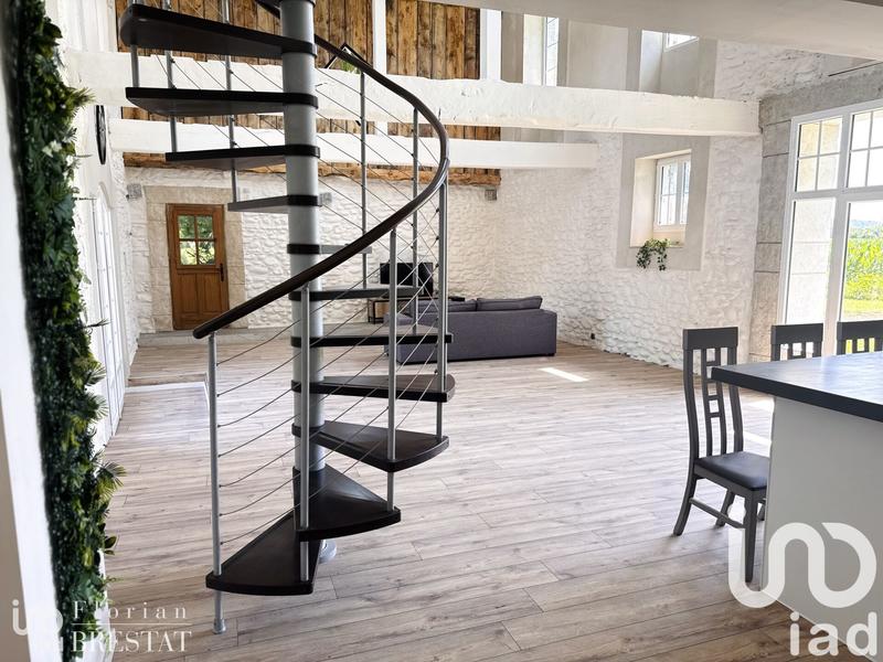 Maison - 192 m² - 6 pièces