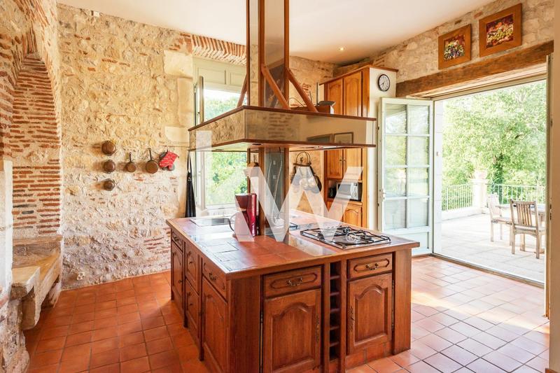 Manoir - 435 m² - 7 pièces