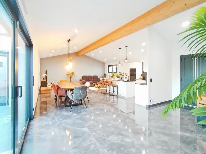 Maison - 148 m² - 5 pièces