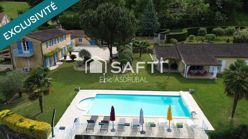 Maison - 247 m² - 10 pièces