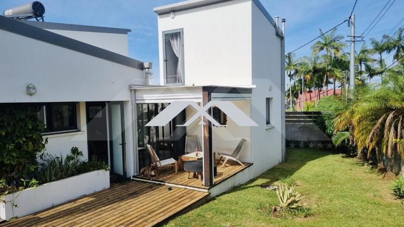 Villa - 1 300 m² - 4 pièces