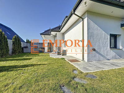 Maison - 280 m² - 8 pièces