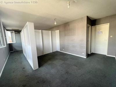 Local commercial - 138 m² - 7 pièces