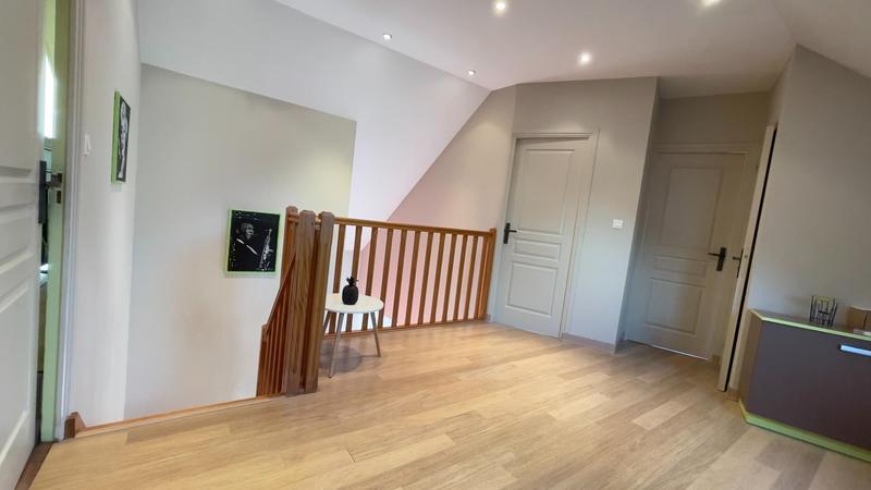 Maison - 144 m² - 7 pièces