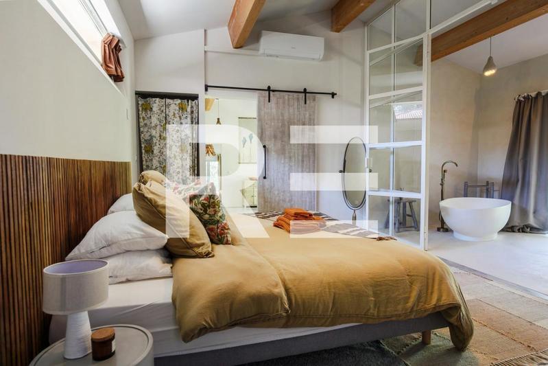 Maison d'architecte - 239 m² - 8 pièces