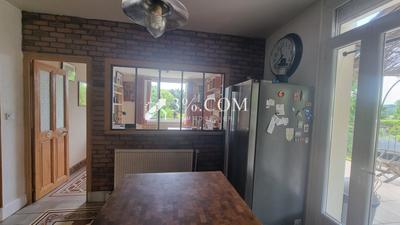 Maison - 240 m² - 8 pièces