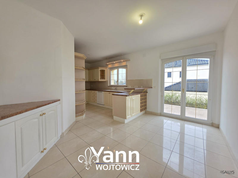 Maison - 231 m² - 7 pièces