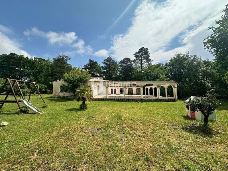 Maison - 168 m² - 7 pièces