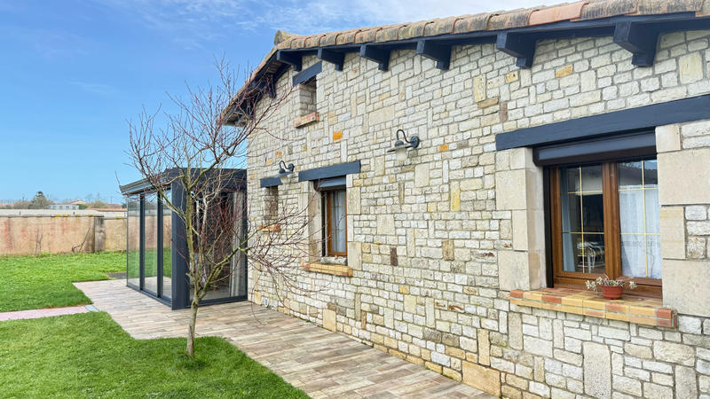 Maison - 225 m² - 6 pièces