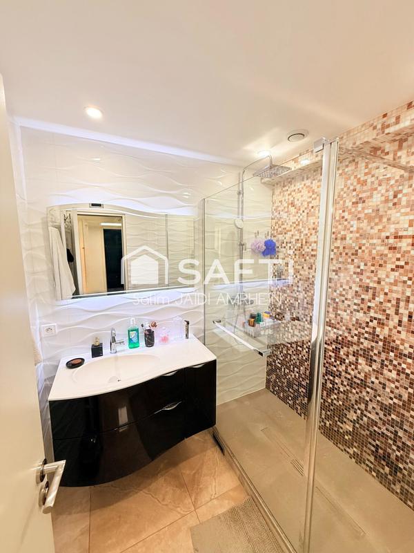 Appartement - 77 m² - 4 pièces