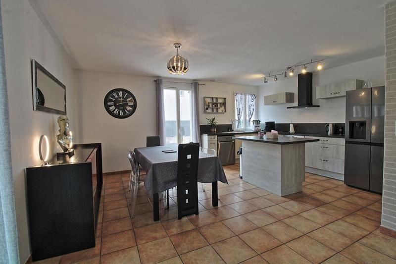 Maison - 101 m² - 5 pièces