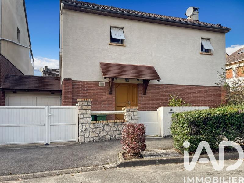 Maison - 90 m² - 5 pièces