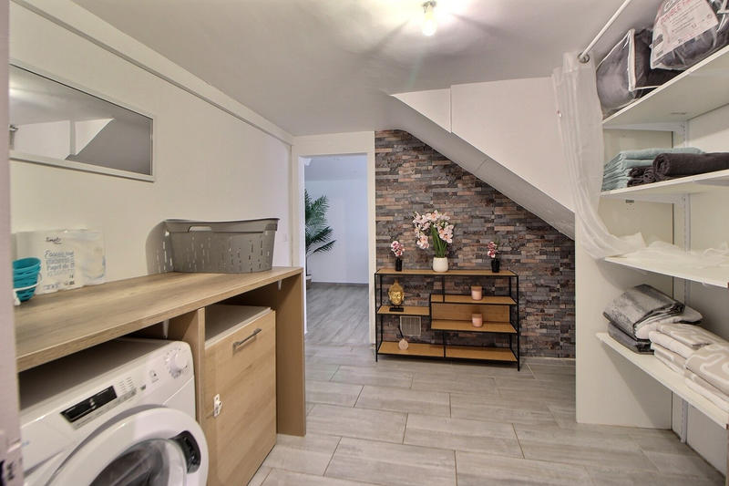 Maison - 179 m² - 8 pièces