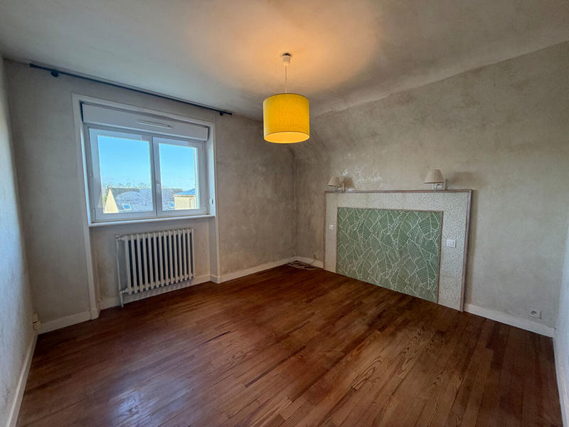 Maison - 90 m² - 5 pièces