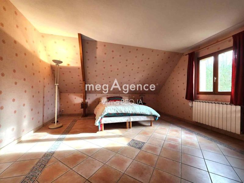 Maison - 230 m² - 6 pièces