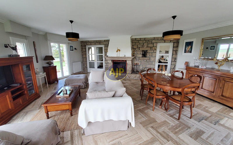 Maison - 178 m² - 7 pièces