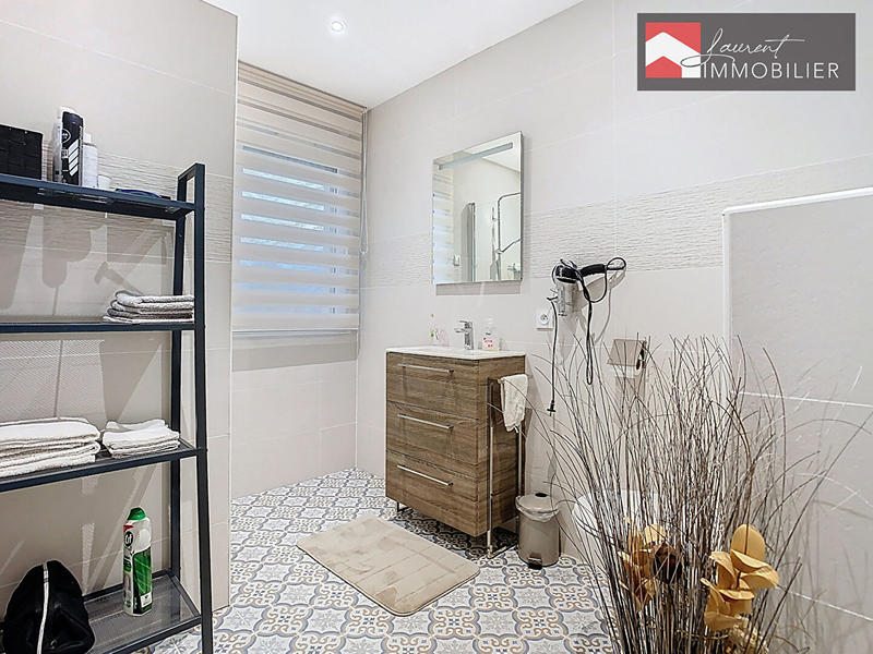 Maison - 201 m² - 6 pièces