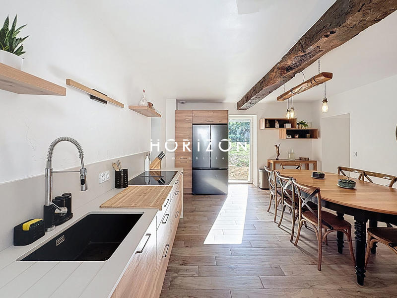 Maison ancienne - 220 m² - 8 pièces