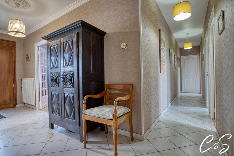 Maison - 190 m² - 7 pièces