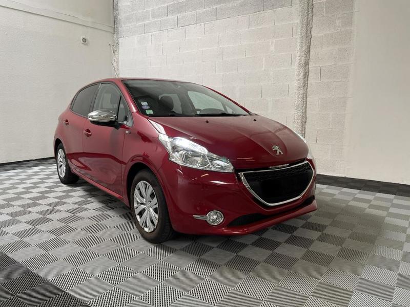 Peugeot 208 1.2 Puretech 82 Ch Style Premiere Main - Garantie 6 Mois