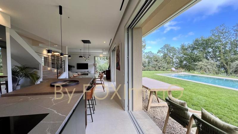 Villa - 180 m² - 6 pièces