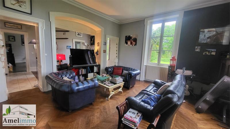 Maison - 250 m² - 7 pièces