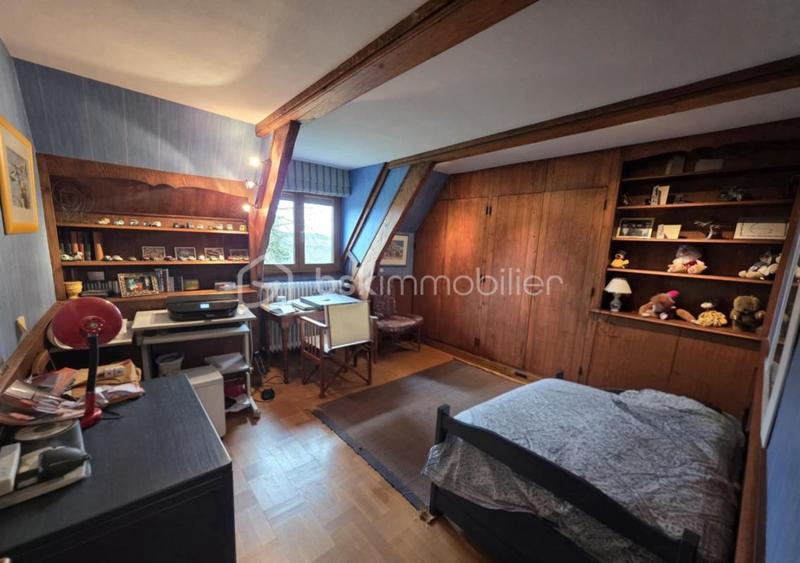 Maison traditionnelle - 142 m² - 5 pièces